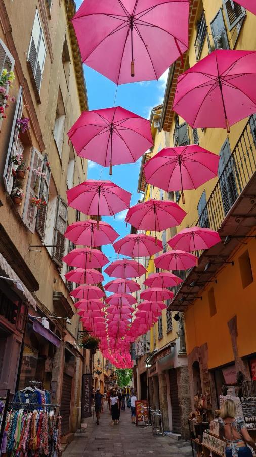Au Coeur Des Parfumeries Grasse Exterior foto